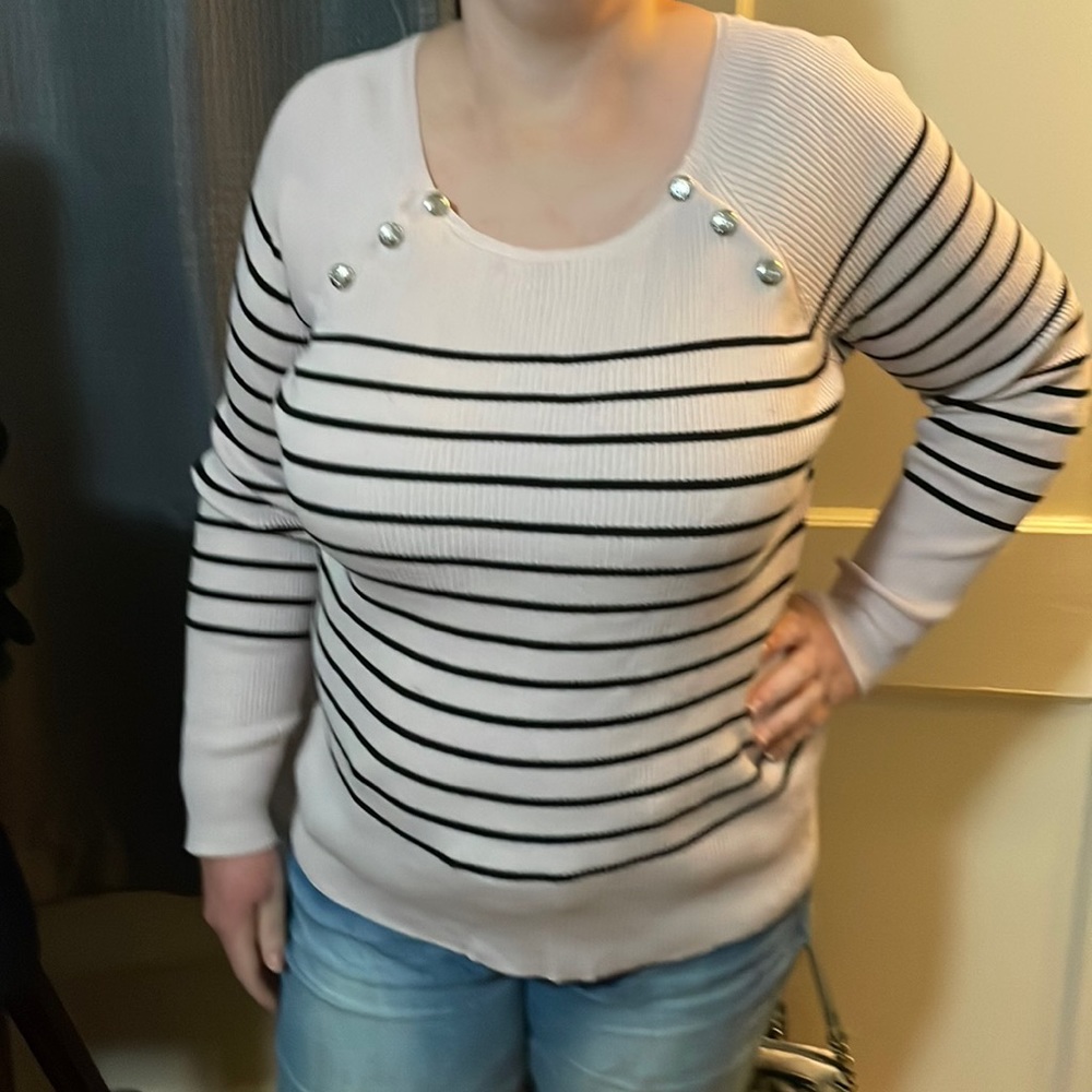 Premise brand sweater size LG.